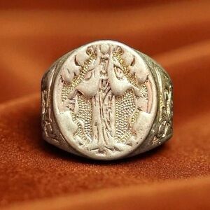 💗💗💗Gold‎ Engraved Ring-stamped but UNTESTED! UNTESTED!